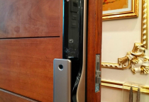 Khóa điện tử bị lỗi giữa đêm? 0909089686 trung tâm sửa khóa tận nơi tại HCM