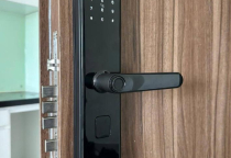 Khóa điện tử hết pin có mở được không? Những điều cần biết khi gọi thợ sửa tại HCM