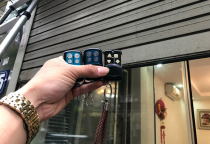 Sửa chữa remote cửa cuốn giá rẻ tại Quận 8 - Khắc phục những hư hỏng nhanh chóng