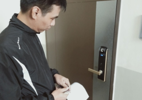 Hỗ trợ sửa khóa vân tay mọi thương hiệu tại HCM - Sử dụng phụ kiện chất lượng