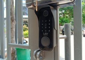 Chỗ chuyên sửa khóa cửa thông minh, cửa cổng chính hãng giá rẻ tại Quận 8