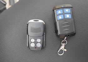 Nhận làm remote cửa cuốn uy tín, giá cả bình dân với mọi khách hàng ở Quận 8