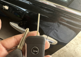 Tìm thợ nhận làm khóa smartkey cho xe ô tô tại Quận 8 | Nhanh chóng, giá rẻ