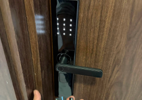 Sửa Khóa Điện Tử Bị Hết Pin, Không Mở Được Cửa Ở TP.HCM