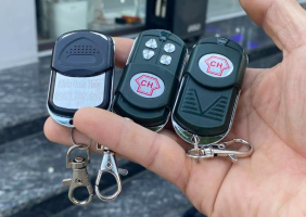 Tư vấn, sửa chữa remote cửa cuốn cho cửa hàng tại Quận 8