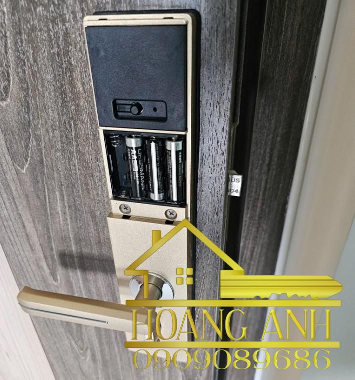 Sửa khóa cửa điện từ tại HCM - Khóa vân tay, thẻ từ chuyên nghiệp