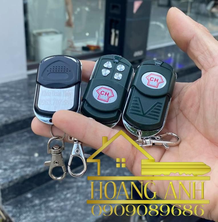 Tư vấn, sửa chữa remote cửa cuốn cho cửa hàng tại Quận 8