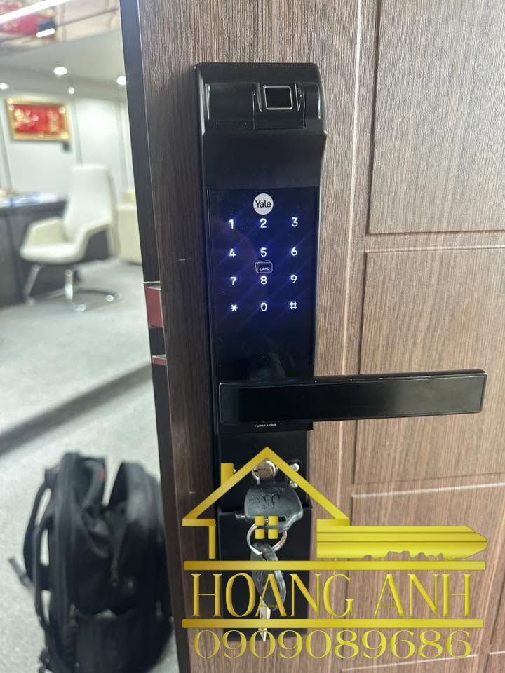 Sửa Khóa Điện Tử Cửa Gỗ, Cửa Nhôm Kính Tại HCM