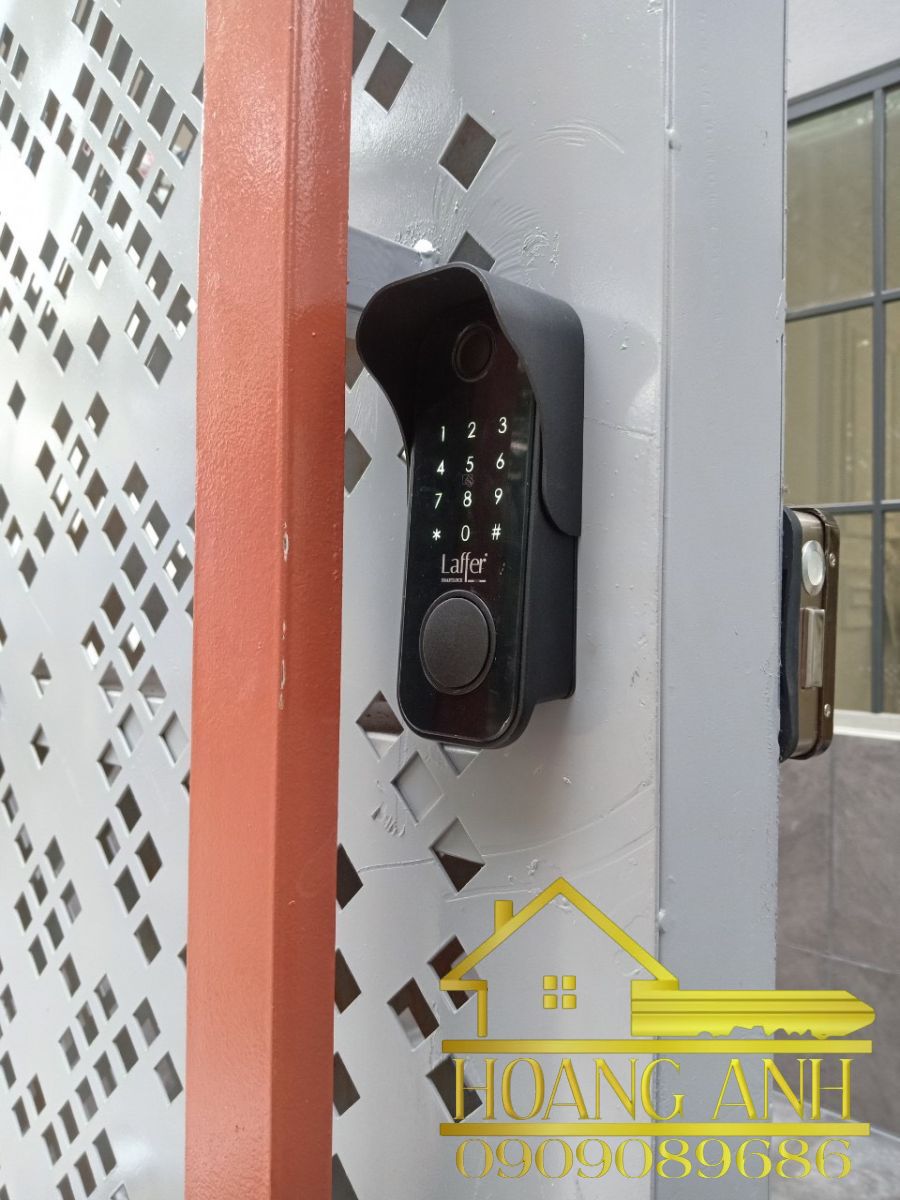 Sửa khóa Smartkey nhà cửa: Cửa gỗ, cửa sắt, cửa kính giá rẻ tại Quận 2
