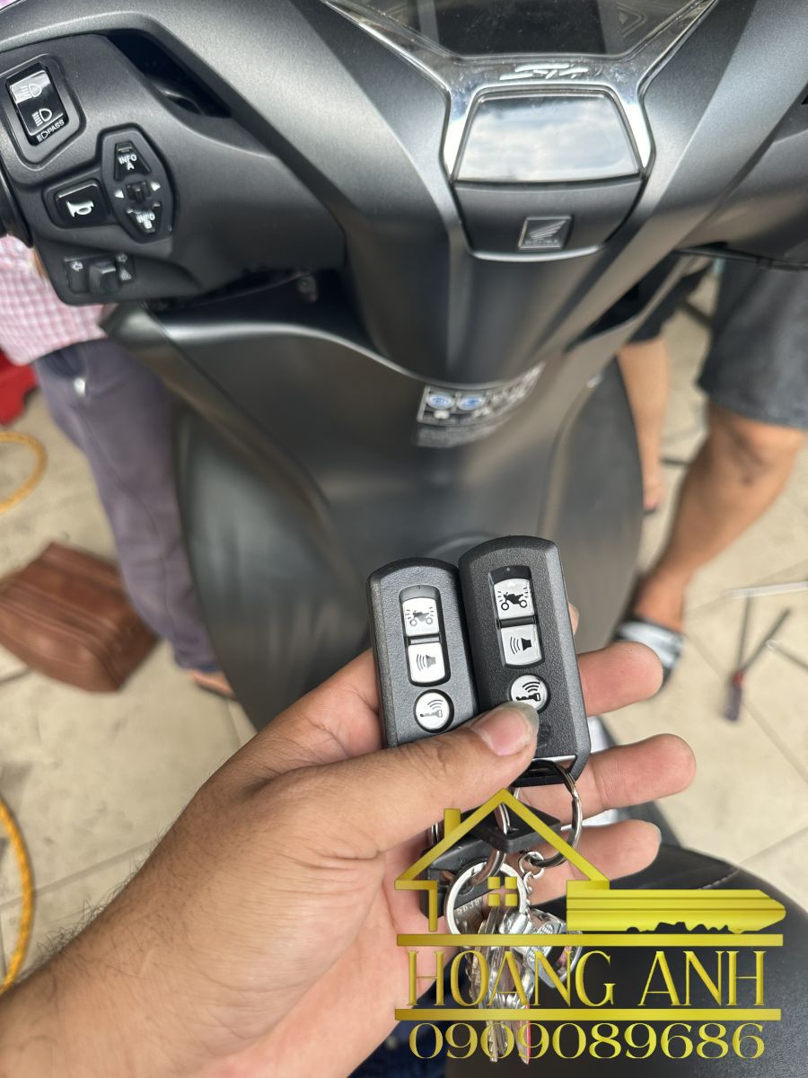 Thợ sửa khóa Smartkey tay nghề cao, nhiều năm kinh nghiệm tại Nhà Bè