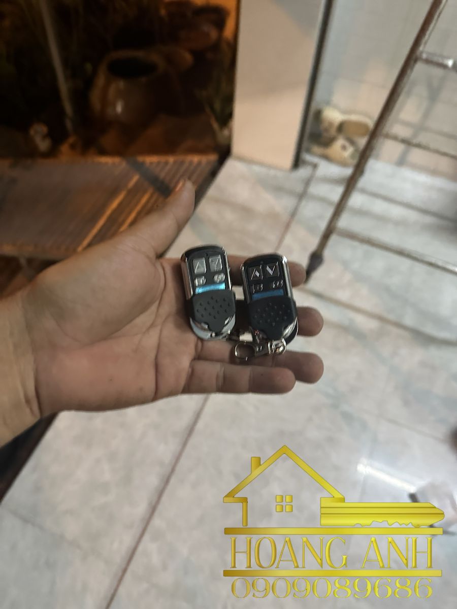 Làm Remote cửa cuốn tại Quận 8